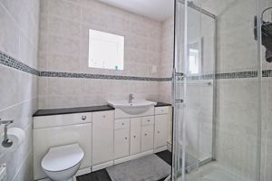 En-Suite- click for photo gallery